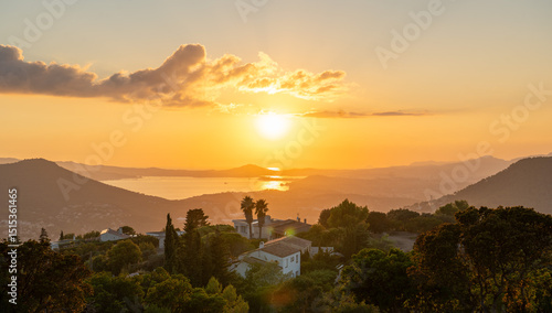 Foto Coucher de soleil sur la rade de Toulon depuis la Californie de Carqueiranne