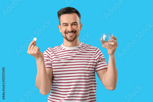 Young man with soluble tabl...