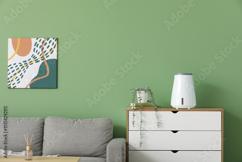 Air humidifier with plant o...