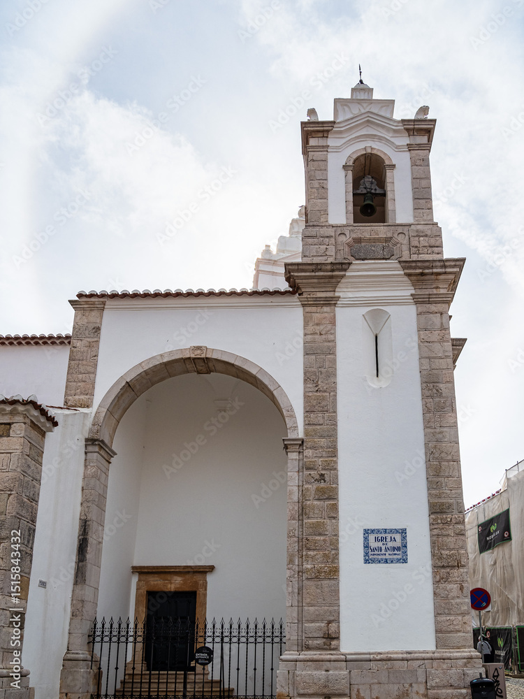 Φωτογραφία Beautiful facade of Church of St Anthony, Igreja de Santo Antonio in Lagos, Alga