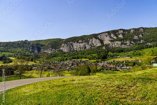 Canvas Print Welschenrohr, Dorf, Weissenstein, Grüenholz, Schattenberg, Wanderweg, Jura, Kalk