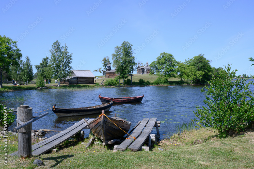 Obraz premium Wooden boats on the shore of Kizhi Island in Karelia in summer