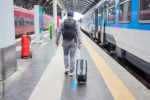 Wallpaper Mural Man working towards the station Torontodigital.ca