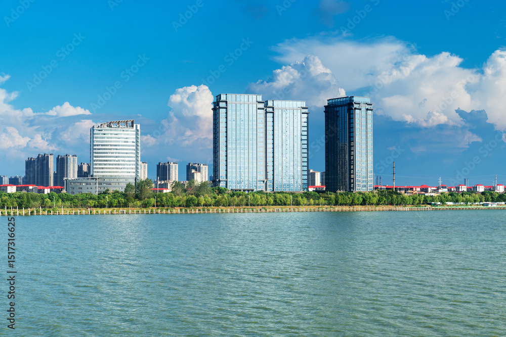 Obraz premium Lakeside modern office building in China
