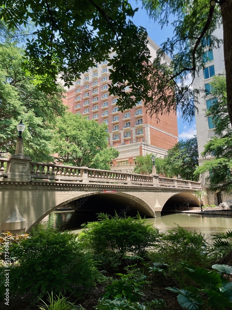 Fototapeta premium River in the city park in San Antonio, Texas