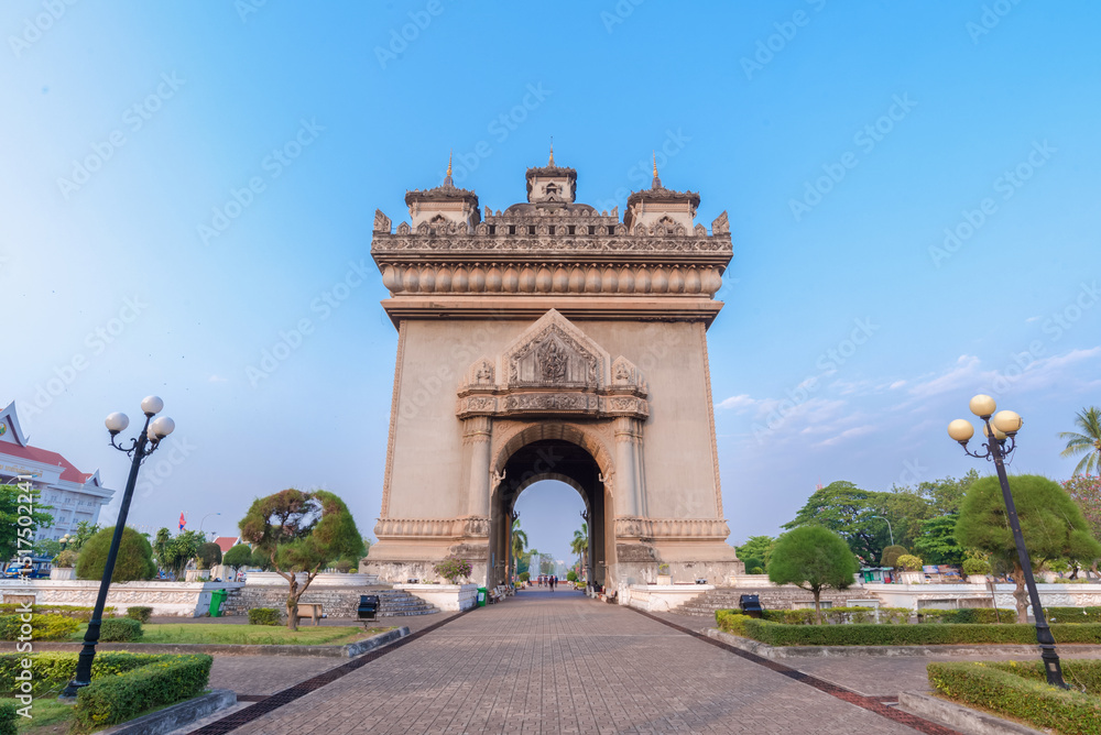 Fototapeta premium The most beautiful Viewpoint architecture Patuxay(Victory Gate) in Vientiane, Laos