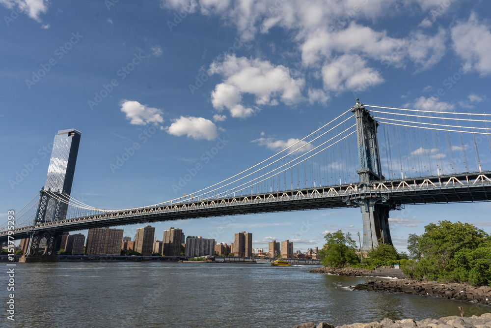 Fototapeta premium The Manhattan Bridge is a suspension bridge in New York City