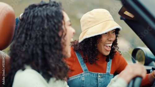 Φωτογραφία Women, road trip and happy friends laughing in car for holiday, travel or vacation
