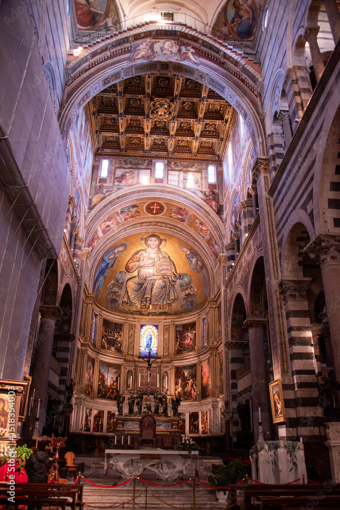 Fototapeta premium Pisa Cathedral (Duomo di Pisa), a Romanesque masterpiece at the heart of the Piazza dei Miracoli, standing as a testament to the city's medieval grandeur.