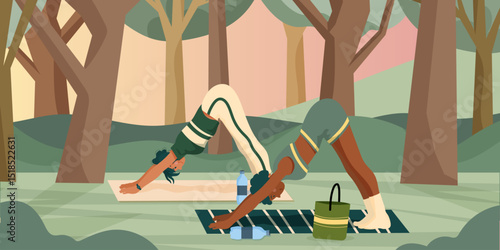 Deux jeunes femmes multiethniques qui pratiquent ensemble du yoga en forêt, sur un tapis de yoga. Activités en extérieur relaxante, sport entre femmes - Développement personnel, environnement naturel 