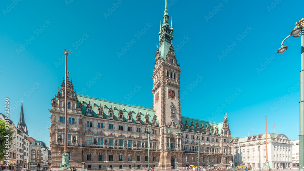 Obraz premium Panorama showing a building of the Hamburg City Hall timelapse, the seat of the government of Hamburg, Germany