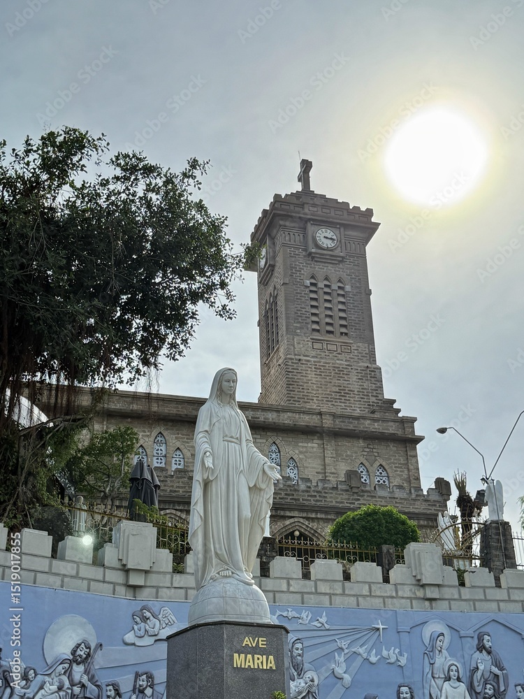 Obraz premium Vietnam, Nha Trang - 02.05.2025 - Mountain Church. Catholic cathedral, French heritage. Religious statues Virgin Mary, Statue of the Mother of God. Holy face of the Virgin Mary. Catholic Christmas in 