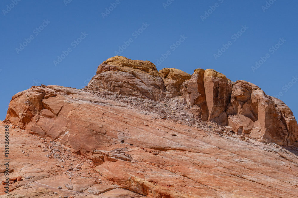 Obraz premium Aztec Sandstone, Early Jurassic geological formation of primarily eolian sand . Mouse's Tank Road, Valley of Fire State Park, Clark County, Nevada geology.