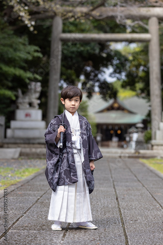 七五三5歳の着物を着た男の子