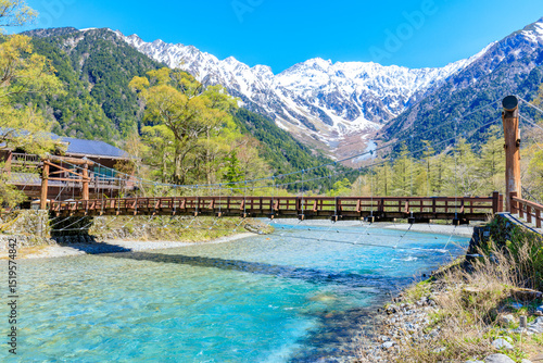 初夏の上高地　河童橋　長野県松本市　Kamikochi in early summer. Kappa Bridge. Nagano Pref, Matsumoto City.