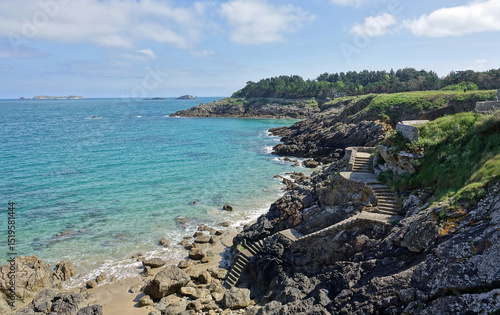 GR 34 le sentier des douaniers en Bretagne en France : de Saint-Malo à Lancieux (Dinard, plage de Saint-Lunaire, baie de Lancieux, Abbaye de Saint-Jacut)
