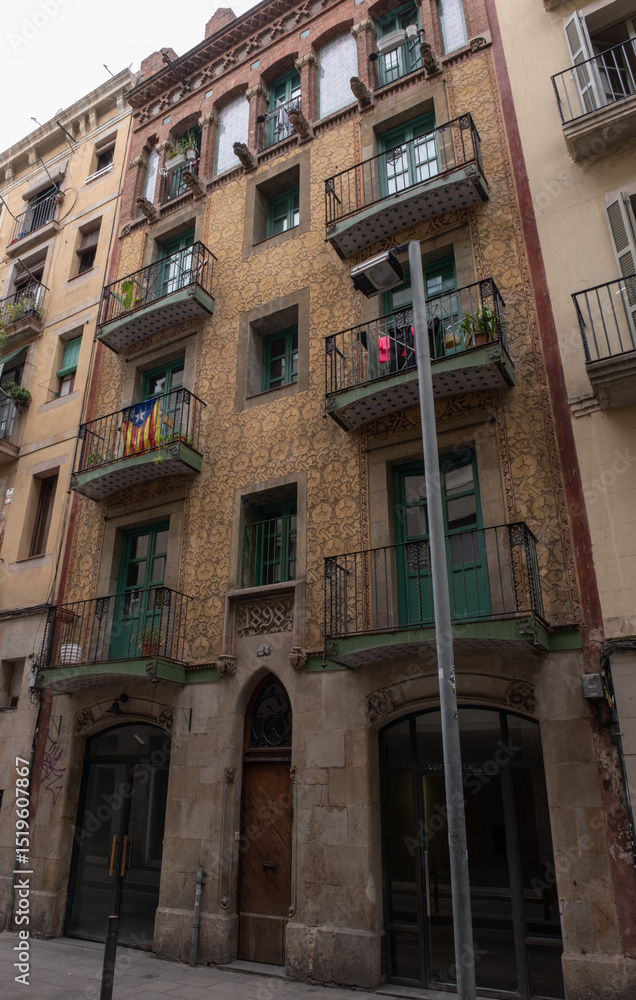 Fototapeta premium Interesting Art Nouveau Architecture Buildings facade in Barcelona, Spain. (Arquitectura modernista). These fancy buildings date for the most from the early XXth century. 