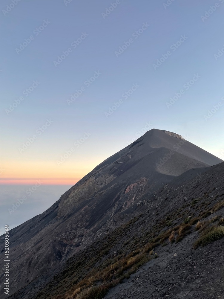 Obraz premium Volcano Fuego in Guatemala