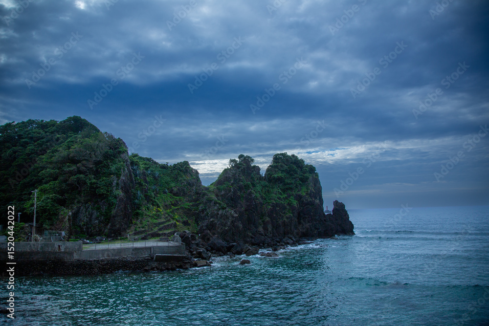Naklejka premium 奄美大島の日の出の景色。
