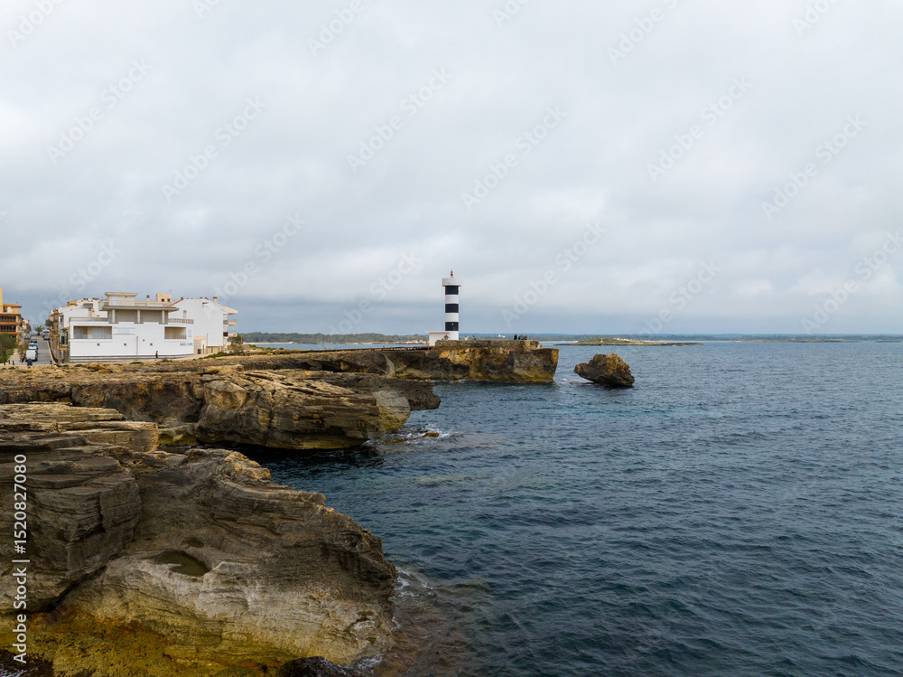 Fototapeta premium Faro de la Colonia de Sant Jordi en la Isla de Mallorca, Baleares