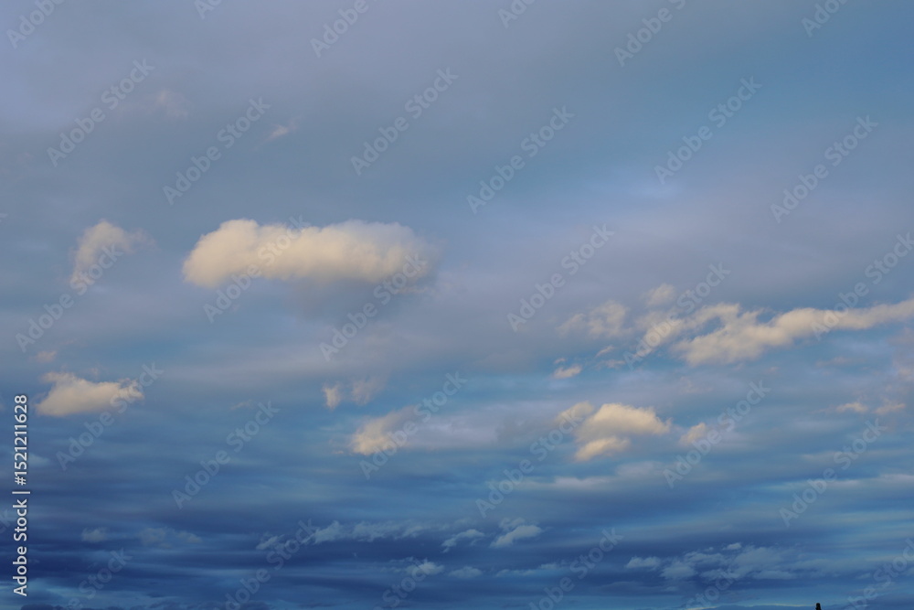 Obraz premium 岐阜県池田町の青空と雲