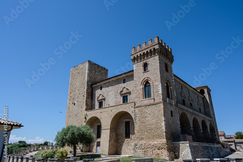 Canvastavla Crecchio, Abruzzo. The Ducal Castle De Riseis-D'Aragona