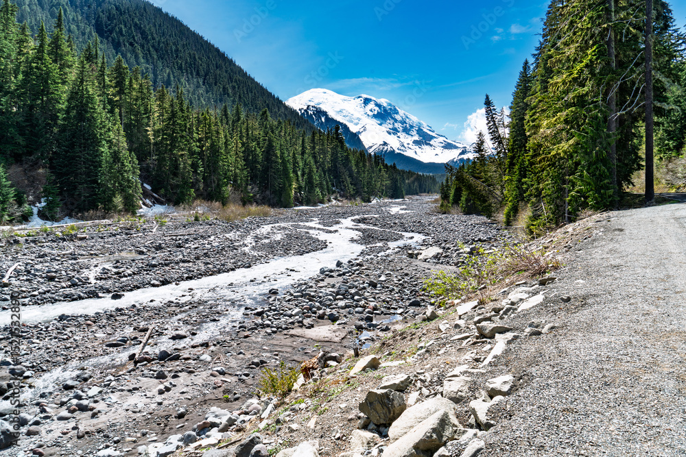Fototapeta premium Landmark River Landscape
