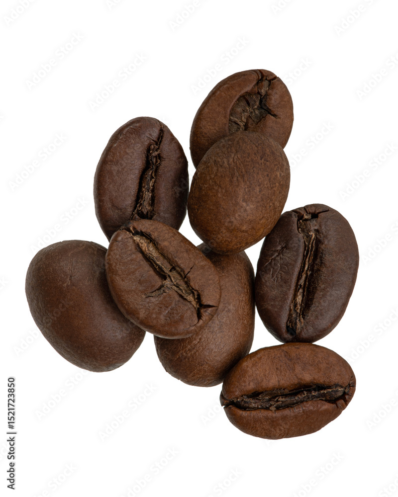 Obraz premium Macro photo of coffee beans on white isolated background