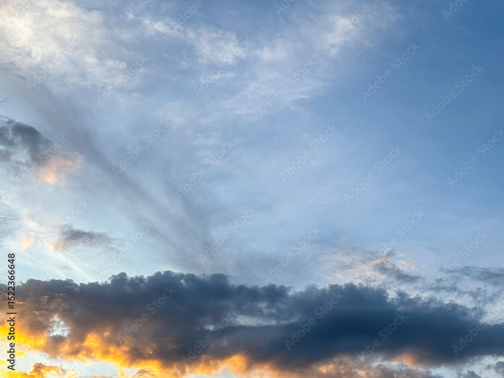 Fototapeta premium Vibrant Colorful Sky with Stunning Gradient at Sunset or Sunrise