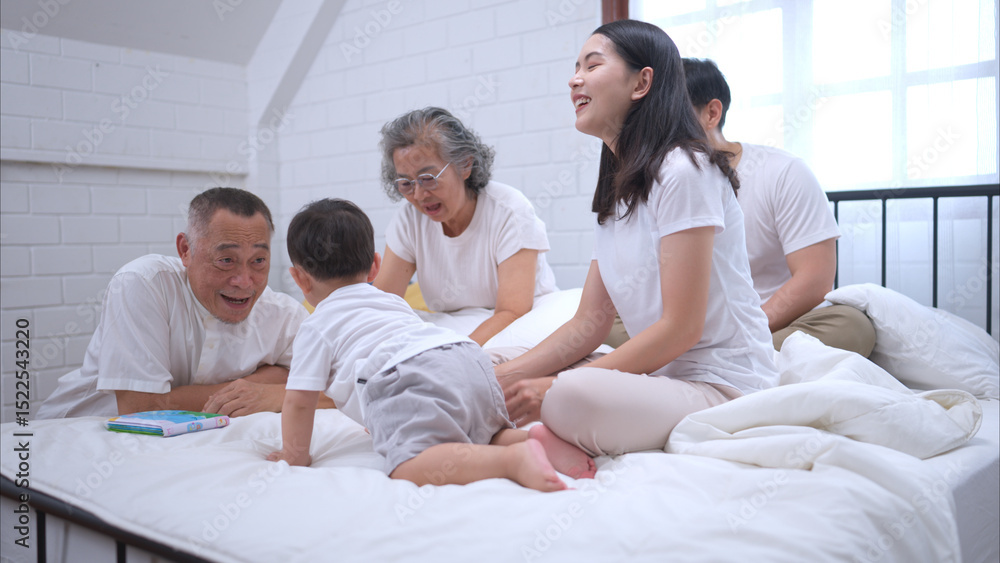 Before putting the kids to bed, parents, grandparents, and kid unwind and play Before putting the kids to bed, parents, grandparents, and kid unwind and play