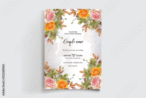 Fotografía WEDDING INVITATION FRAME WITH FLOWER DECORATIONS AND FRESH LEAVES
