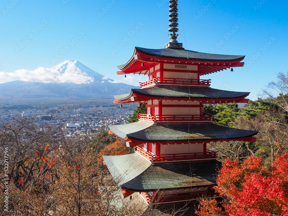 Obraz premium Autumn view of Chureito Pagoda with Mount Fuji in the background, Japan