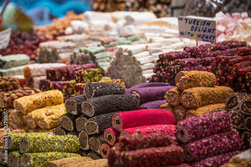 Tableau sur toile Row's of sweet, delicious Turkish Delight, desplayed in a shop in the Grand Bazaar