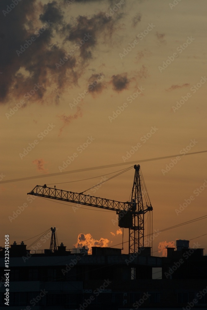 Obraz premium Sunset over the city