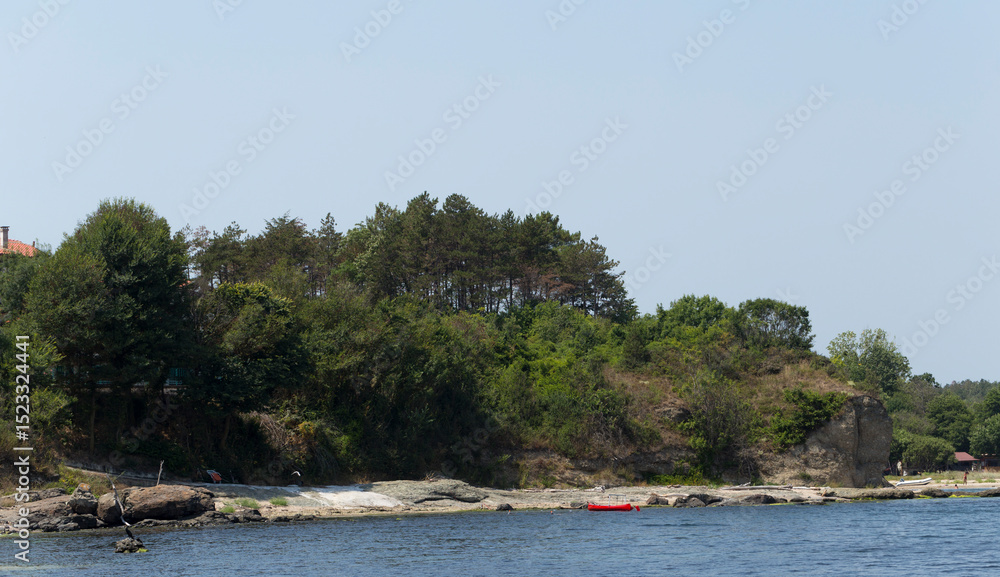 Obraz premium Resorts in Bulgaria. Kiten, Burgas Province, Bulgaria. The Black Sea coast, made of sedimentary rocks.