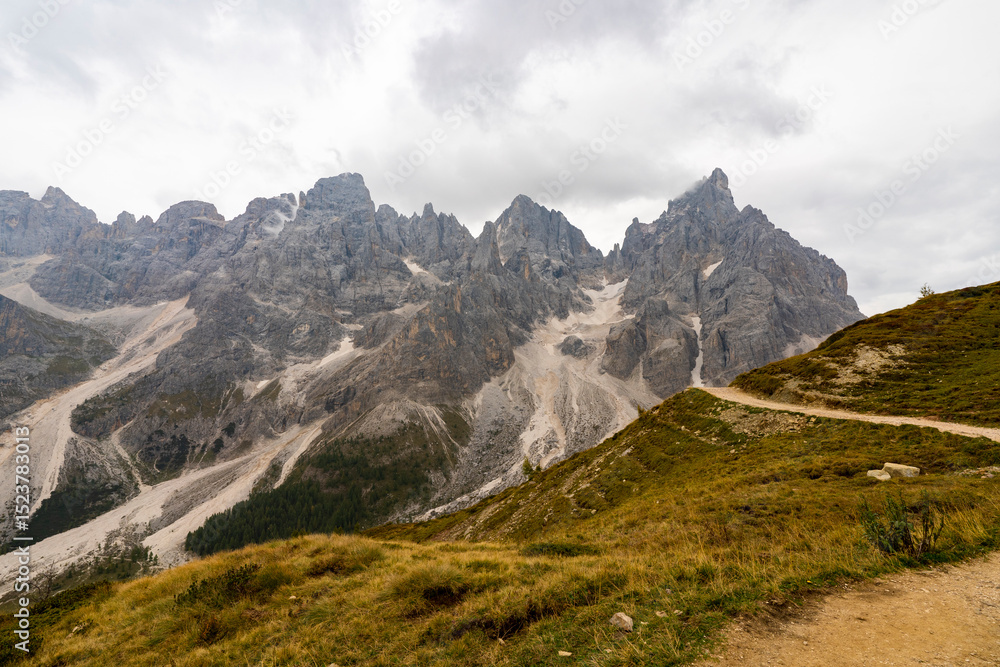 Fototapeta premium Italy, Trentino, Pale di San Martino - September 26 2021: Fantastic shot with the imposing Pale di San Martino