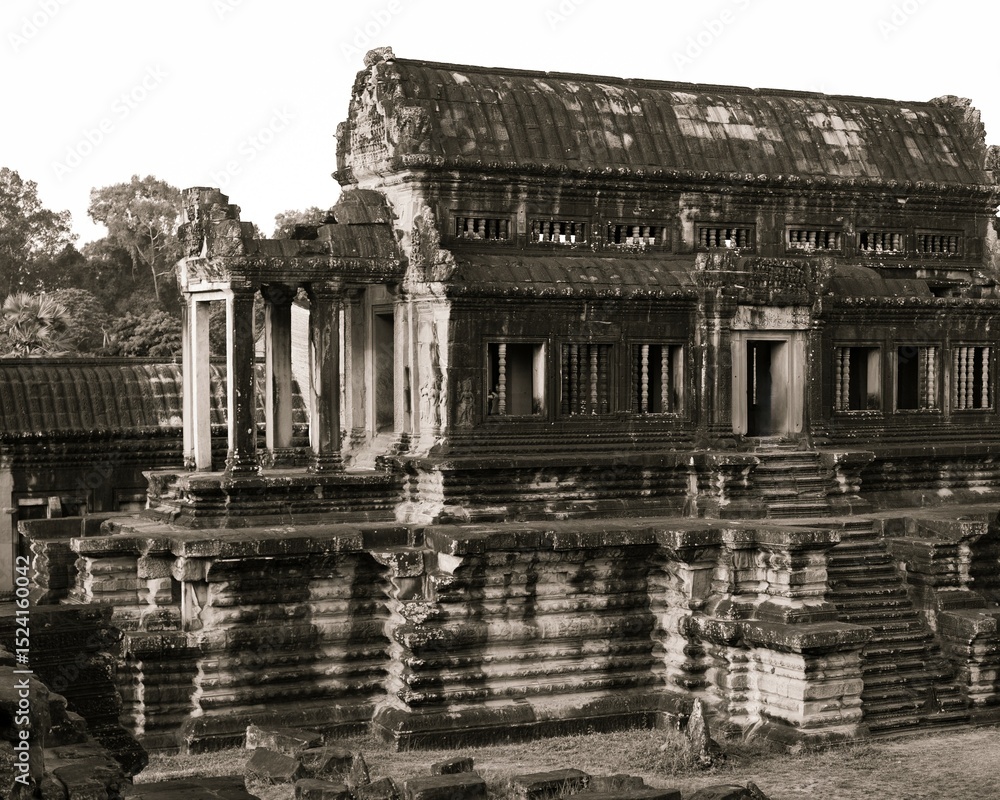 Obraz premium Ancient temples of the abandoned city of Angkor, near the city of Siem Reap, Cambodia