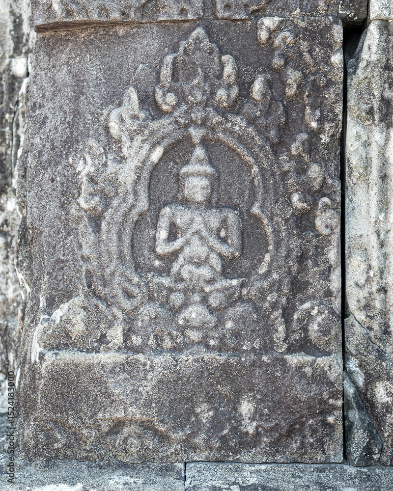 Obraz premium Ancient temples of the abandoned city of Angkor, near the city of Siem Reap, Cambodia
