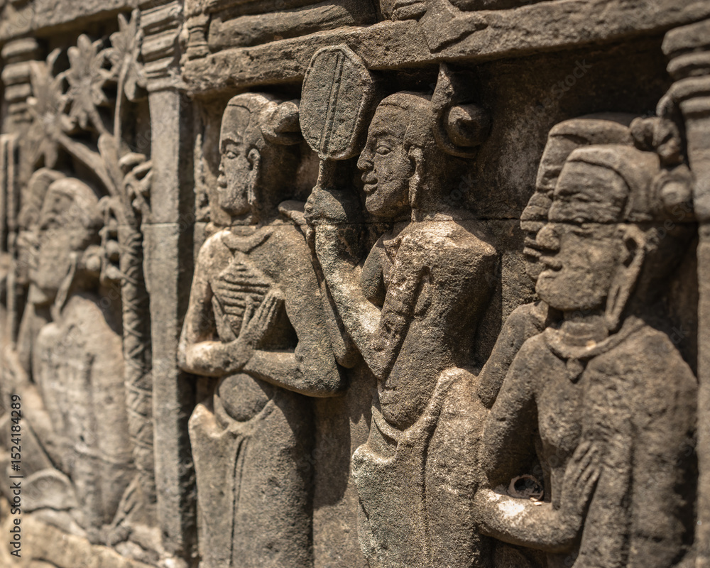 Obraz premium Ancient temples of the abandoned city of Angkor, near the city of Siem Reap, Cambodia