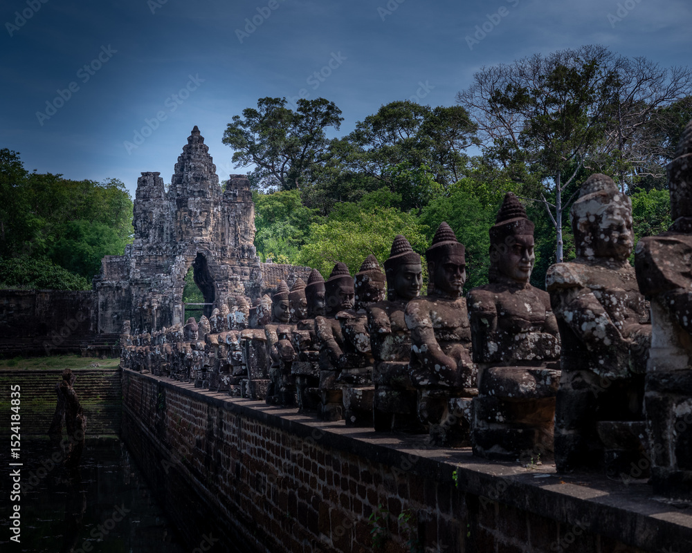 Obraz premium Ancient temples of the abandoned city of Angkor, near the city of Siem Reap, Cambodia