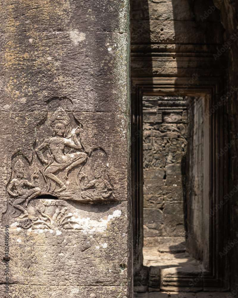 Obraz premium Ancient temples of the abandoned city of Angkor, near the city of Siem Reap, Cambodia