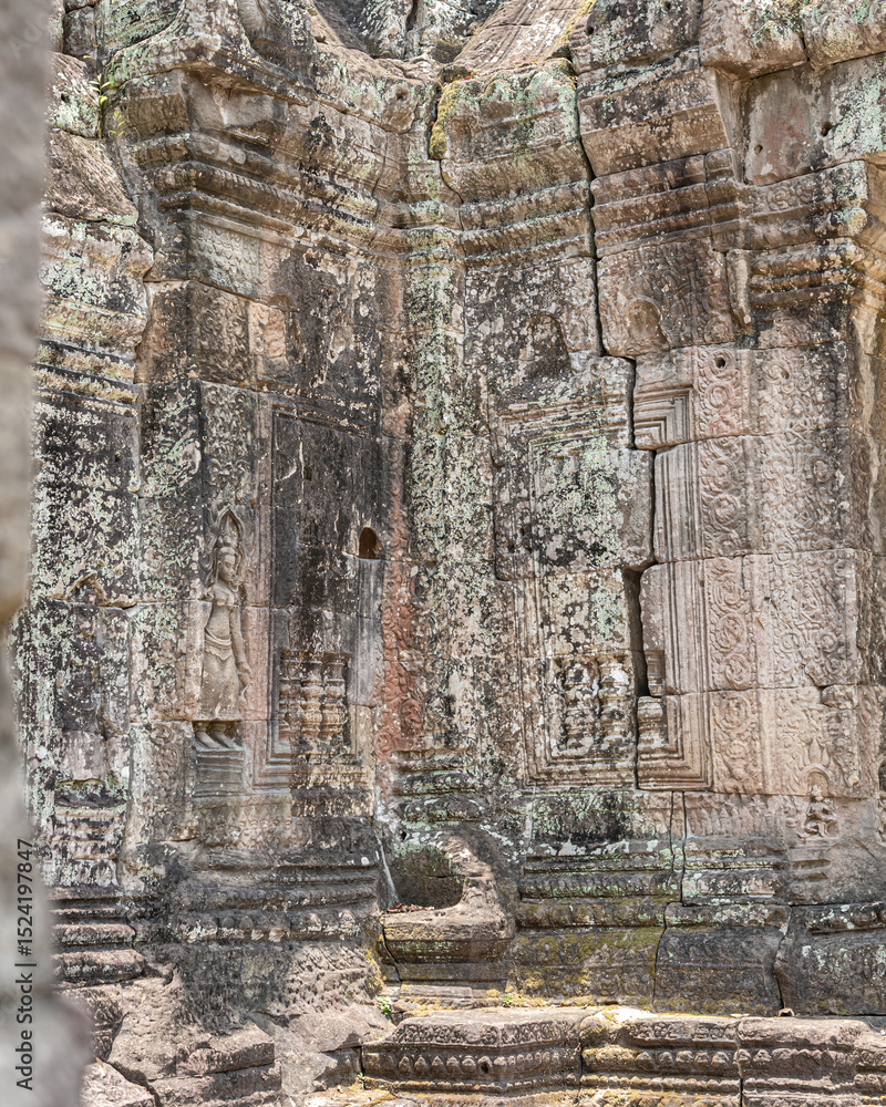 Naklejka premium Ancient temples of the abandoned city of Angkor, near the city of Siem Reap, Cambodia