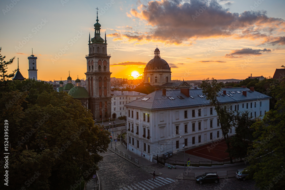Fototapeta premium Panoramic Sunset View of Lviv Cityscape, Ukraine