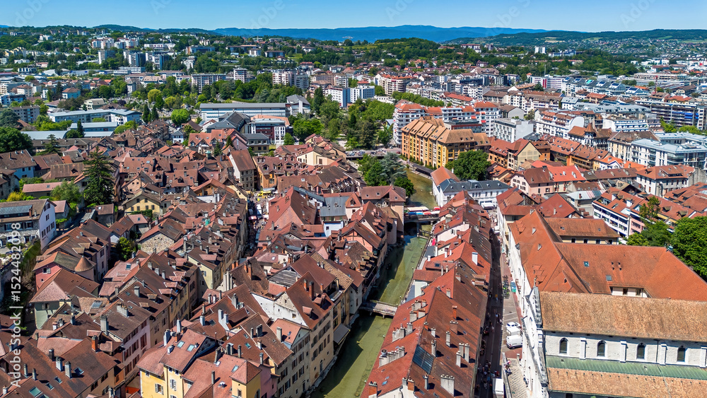 Obraz premium Aerial view of the River Thiou in Annecy, a lakeside city located in Haute-Savoie, Auvergne-Rhônes-Alpes, France