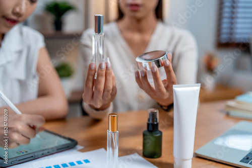 фотографія Creating effective cosmetic packaging is essential for marketing and planning successful product launches