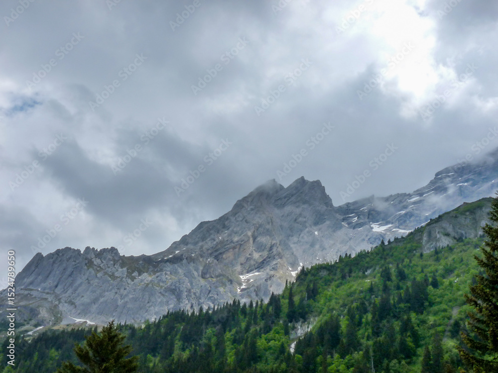 Obraz premium Switzerland, Meiringen, a view of a mountain