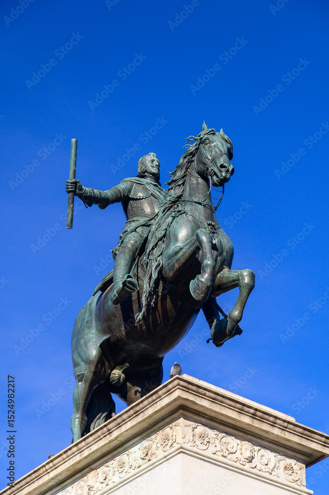 Obraz premium スペインマドリードにあるフェリペ4世の美しい騎馬像