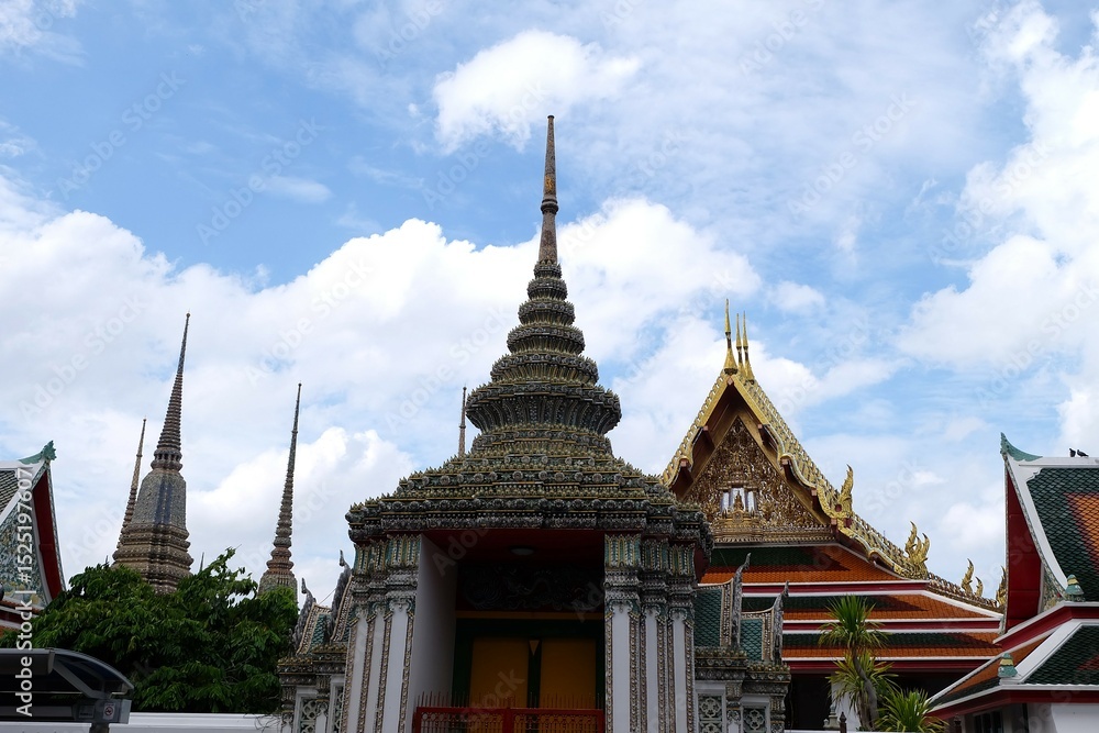 Fototapeta premium Wat Pho or Pho temple, an ancient temple, Buddha, Wat Phra Chetuphon Wimon Mangkhalaram, Buddhism, religion, architecture, exterior, Bangkok, Thailand, Thailand Destination