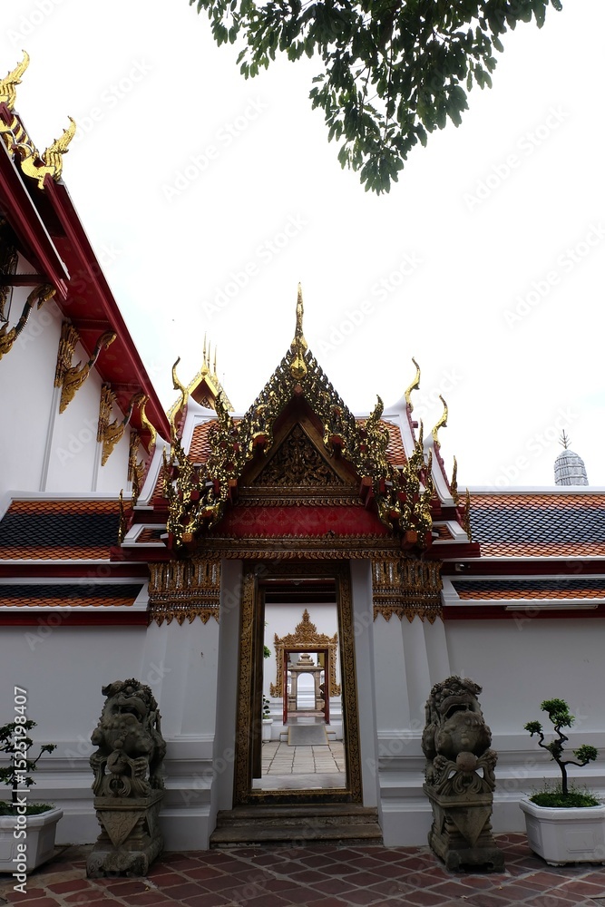 Fototapeta premium Wat Pho or Pho temple, an ancient temple, Buddha, Wat Phra Chetuphon Wimon Mangkhalaram, Buddhism, religion, architecture, exterior, Bangkok, Thailand, Thailand Destination
