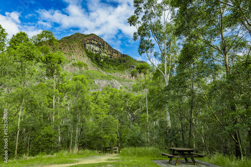 Mount Beerwah im Glasshouse Mountains National Park in Queensland, australien